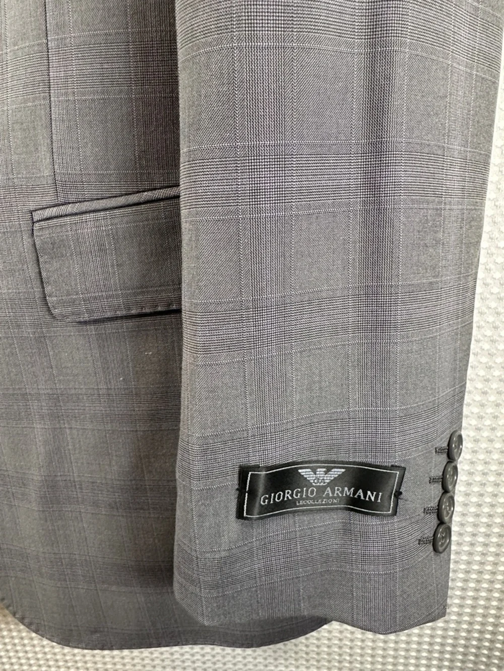 Giorgio Armani  LeCollezioni Grey Plaid Two-Button Suit Jacket Blazer